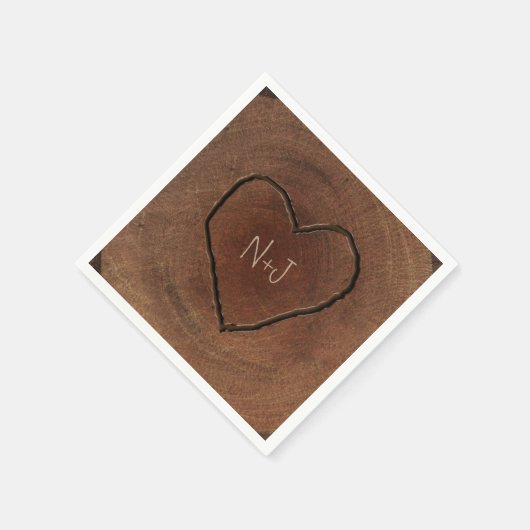 彫りハート木の素朴樹皮結婚の スタンダードカクテルナプキン (角)