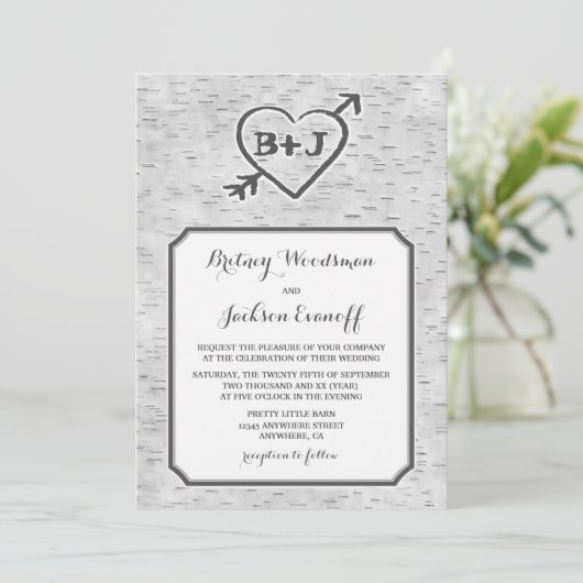 彫りハート樺の木木の樹皮結婚式招待状 招待状 (スタンド正面)