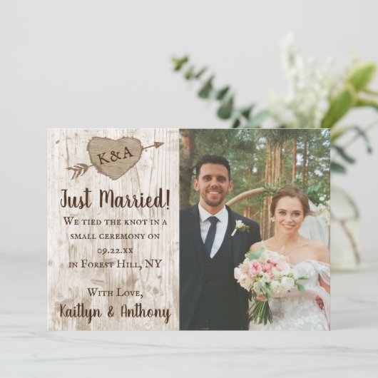 彫刻されたハートの結婚コレクションの結婚 案内状 (スタンド正面)