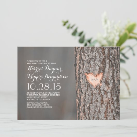 彫刻されたハートツリー素朴な国のリハーサル夕食 招待状 (スタンド正面)