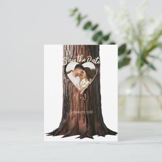 彫刻されたハートツリー素朴スタンプ日付写真を保存 案内ポストカード (スタンド正面)