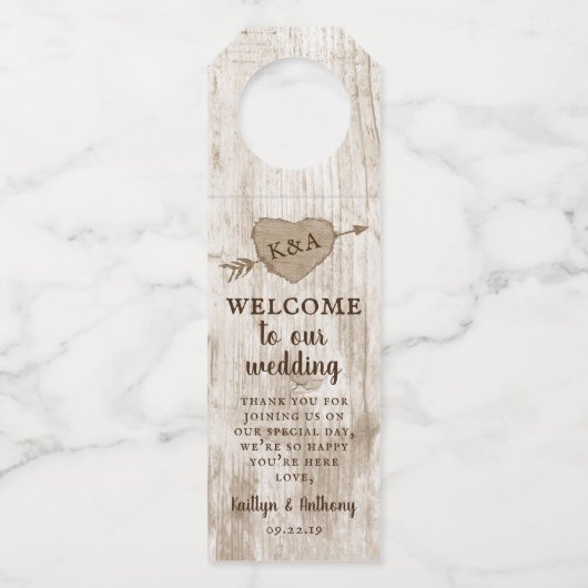 彫刻されたハート結婚のコレクション ボトルネックタグ (正面)