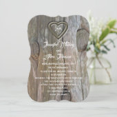 彫刻された木のハートの結婚式後の披露宴 招待状 (スタンド正面)