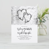 彫刻ハートホワイト樺の木バーク結婚ズ 招待状 (スタンド正面)