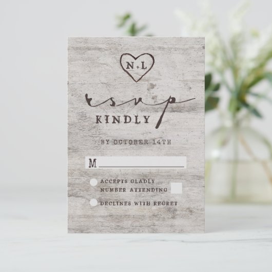 彫刻Sweethearts素朴樺の木結婚式RSVP返信 出欠カード (スタンド正面)