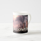 影の夜 - ハロウィンの魔法が目覚める ボーンチャイナマグカップ (正面右)