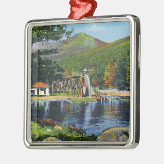 影の湖によってオーバーシュートされる水車の眺め メタルオーナメント (左)