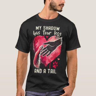 影は4本足と尾を持つ 犬 猫 ママ Tシャツ