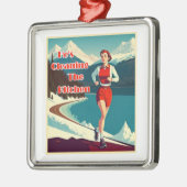 彼がキッチンサッシランナーの掃除を行う メタルオーナメント (左)