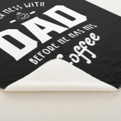 彼がコーヒーを飲む前にメンズはパパを散らかすことはない シェルパブランケット (3/4)