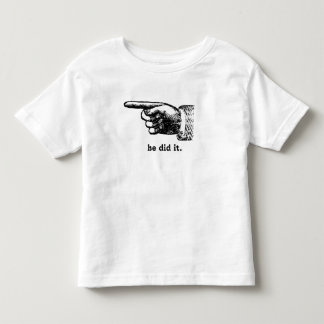 彼が指でTシャツを指さした トドラーTシャツ