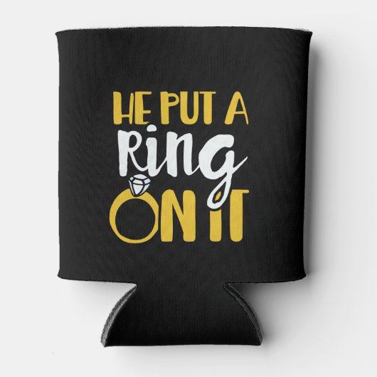 彼が指輪をはめた 缶クーラー (正面)