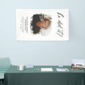 彼が木炭の幾何学的な写真の卒業を行った 横断幕 (トレードショー)