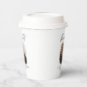 彼が木炭の幾何学的な写真の卒業を行った 紙コップ (左)