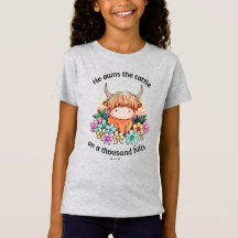 彼が牛の毛を千山Tシャツに纏う