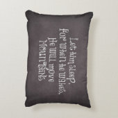 彼が目覚めた時に彼を寝かせなさい引用文 アクセントクッション (裏面(縦))