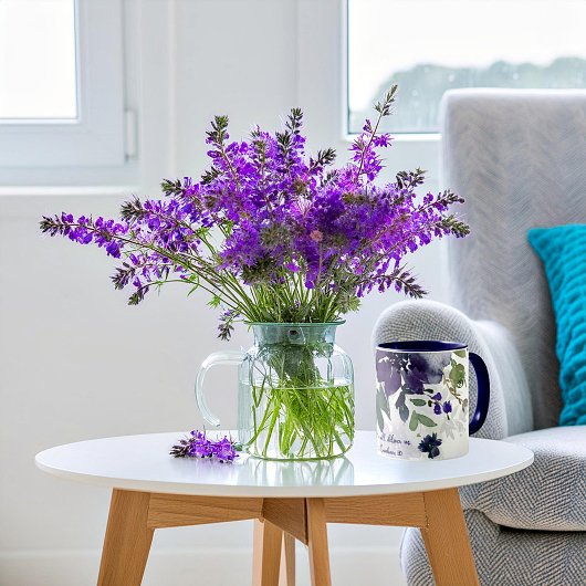 彼が私たちに紫色の水彩フローラを届ける マグカップ