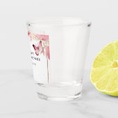 彼が私に蝶々を与える ブライダルシャワー ショットグラス (右)