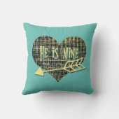 彼が私のイエローグリッドモダンハートの形 クッション (裏面)