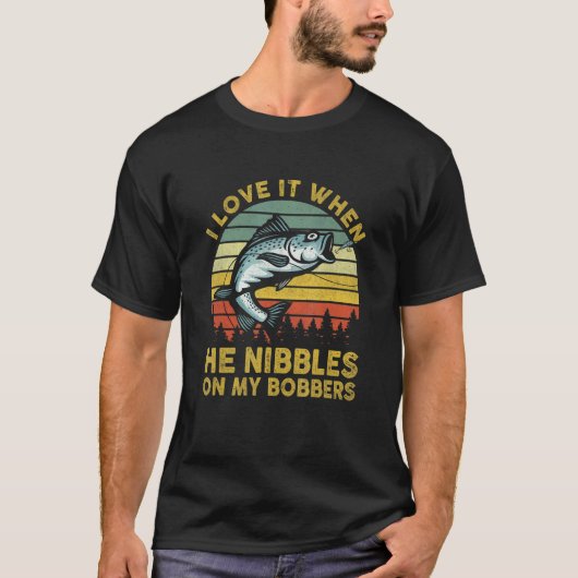 彼が私の浮きをかじるのが好きです 釣りL Tシャツ (正面)