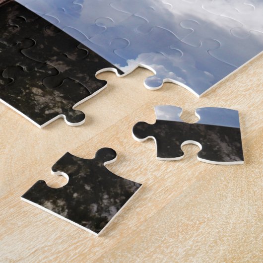 彼に上がった険しい十字の空があります ジグソーパズル (側面)