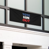 彼に黒白と青のタイポグラフィを投票する 横断幕 (ビルの外側)