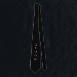 彼のために黒いモダンタイポグラフィをグルーミング ネクタイ<br><div class="desc">白いタイポグラフィとシックな新郎の黒いネクタイ。あなたは運の良い男を皆に知らせなさい。これ考えはあのハンサムな素晴らし馬丁に見えるだろう。そうスタイリッシュ。</div>