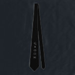 彼のために黒いモダンタイポグラフィをグルーミング ネクタイ<br><div class="desc">白いタイポグラフィとシックな新郎の黒いネクタイ。あなたは運の良い男を皆に知らせなさい。これ考えはあのハンサムな素晴らし馬丁に見えるだろう。そうスタイリッシュ。</div>