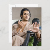 彼のマニキュアを称賛する人 ポストカード (正面/裏面)