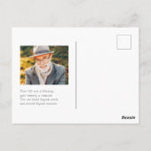 彼の人生を称える 現代的 シンプル ミニマル フォト ポストカード (裏面)