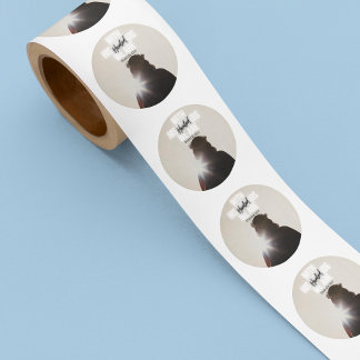 彼の傷で私たちは癒されるステッカーだ ラウンドシール