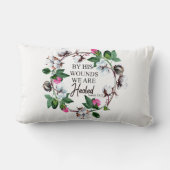 彼の傷によって私達は53:5アイザイアの直されます ランバークッション (裏面)