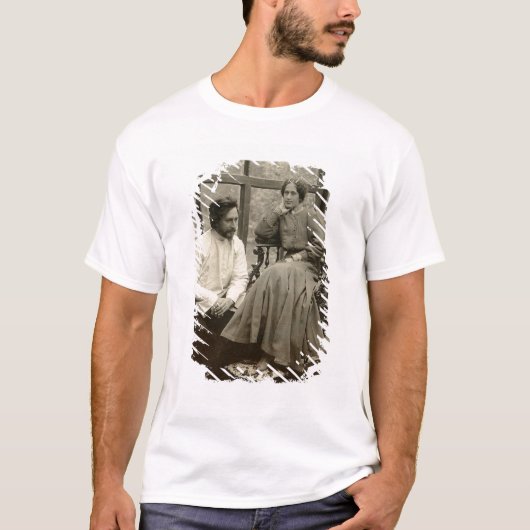 彼の妻を持つ作家Leonid Andreyev Tシャツ (正面)