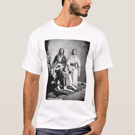 彼の家族を持つアパッシュ主なAntonioマリア、1897年( Tシャツ (正面)