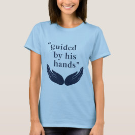 彼の手に導かれる Tシャツ