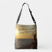 彼の手柄は毎朝のクロスボディバッグ クロスボディバッグ (裏面)