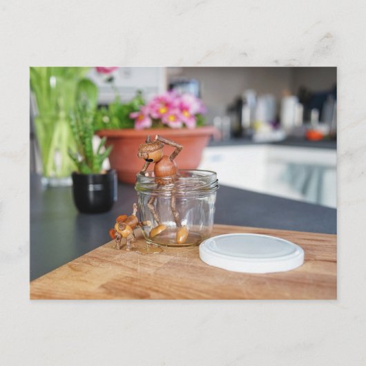 彼の犬をキッチンに連れて行くアコーン小妖精や小人 ポストカード (正面)