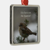 彼の目はすずめ、ペンダントにあります メタルオーナメント (右)
