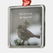 彼の目はすずめ、ペンダントにあります メタルオーナメント (左)