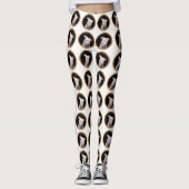 彼の表面をくまなく赤いキスとの白いピットブル レギンス (正面)