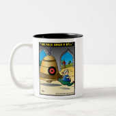 "彼の顔鳴らします鐘"を ツートーンマグカップ (左)