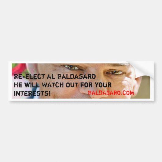 彼はあなたの興味を監視します バンパーステッカー (正面)