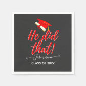 彼はそれをやった|赤おもしろい卒業 スタンダードカクテルナプキン (正面)
