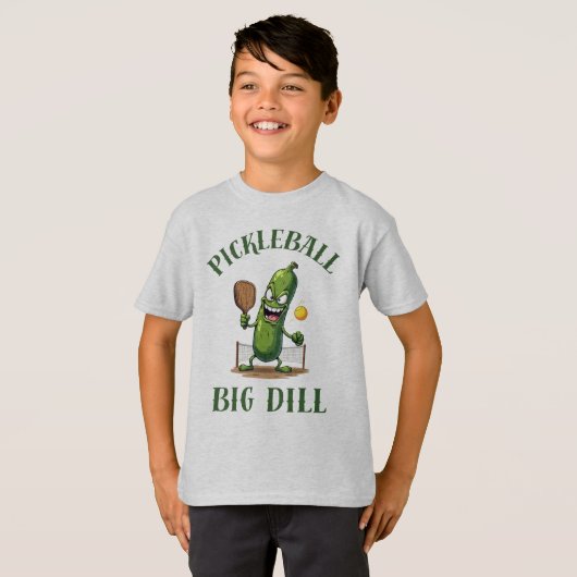 彼はちょっとした大物 - 面白いピックルボールTシャツ Tシャツ (正面フル)
