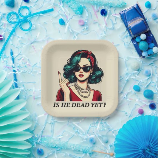 彼はまだことわざの暗おもしろいいユーモアのヴィンテージ ペーパープレート (パーティー)