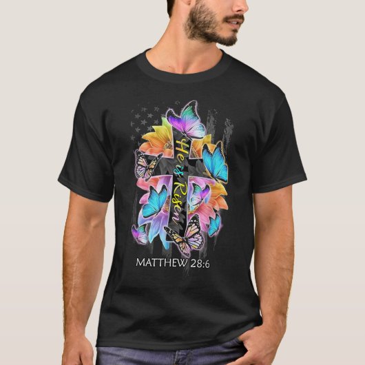 彼はキリスト教の十字蝶のアメリカ人だ Tシャツ (正面)