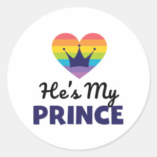 彼はゲイBFのための私のLGBTQ王子の虹のTシャツです ラウンドシール