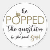 彼はサークルのステッカーに質問を押した ラウンドシール (正面)