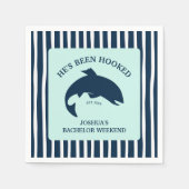 彼はフックされた魚釣りバチュラーパーティ スタンダードカクテルナプキン (正面)