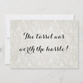 彼はマルーン大学の卒業とタッセルを行った 招待状 (裏面)